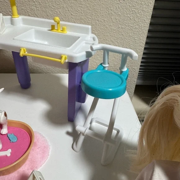 Barbie Pet Care Center - 1996 - Picture 10 of 10